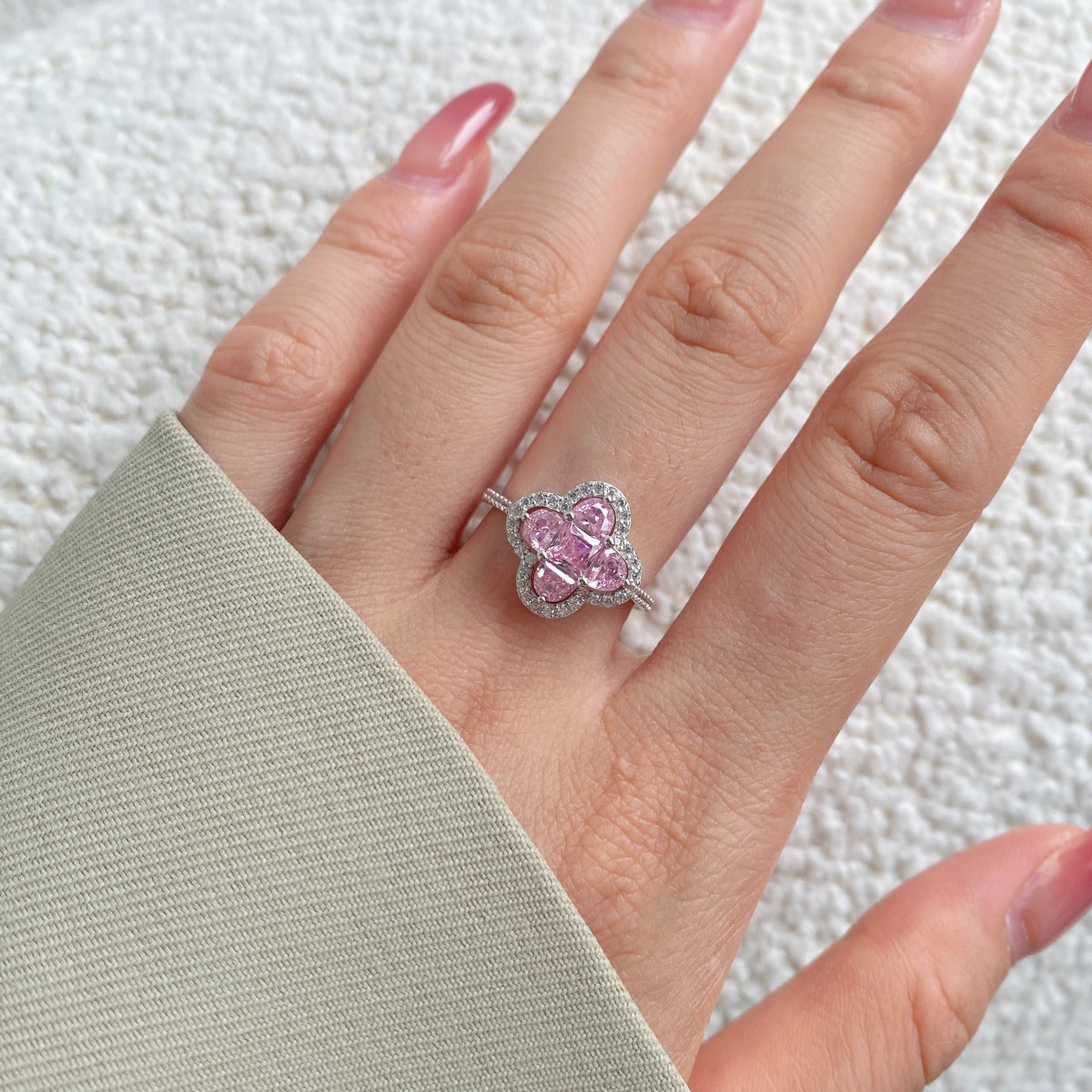 [CiCi]Luxurious Eternity Flower Shape Banquet Ring