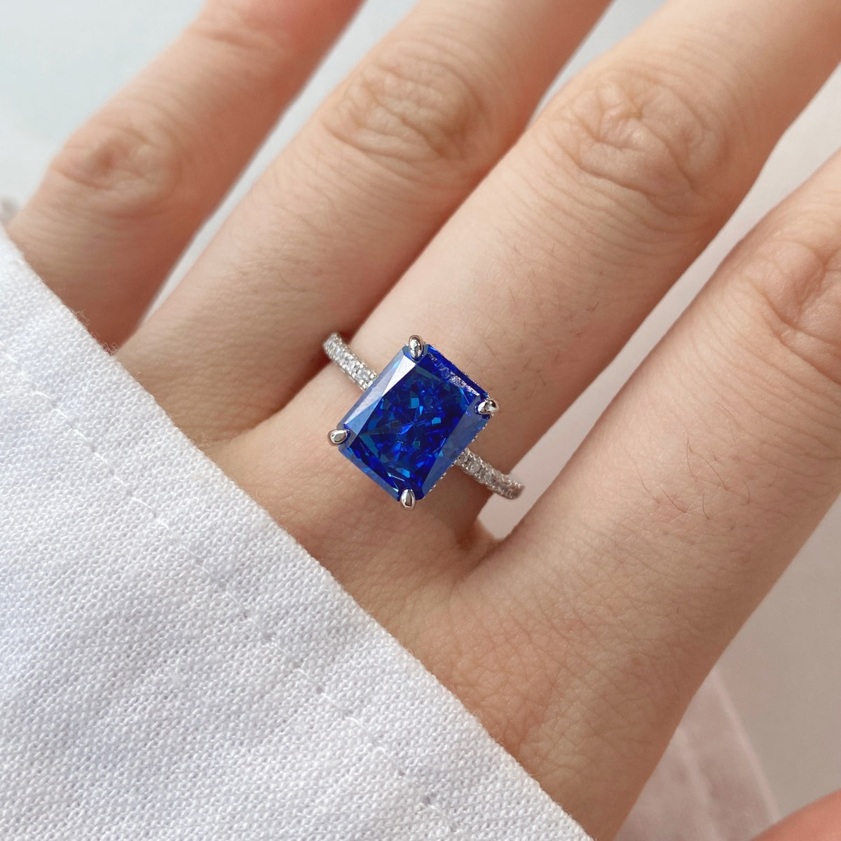 [CiCi]4.0 Carat Luxurious Engagement Ring