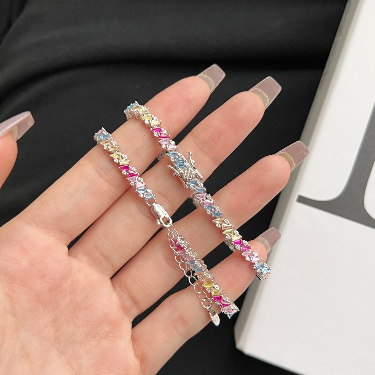 [CiCi]Ornate Sparkling Multi Cut Party Bracelet