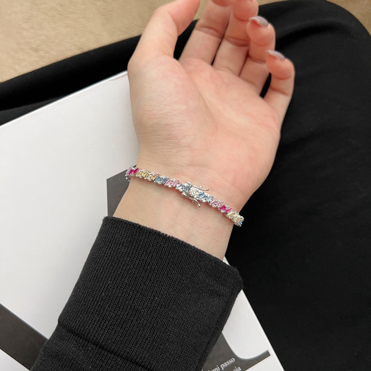 [CiCi]Ornate Sparkling Multi Cut Party Bracelet