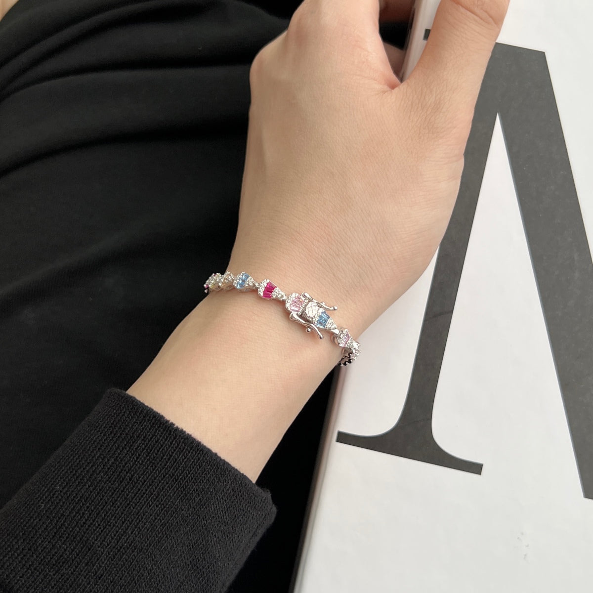 [CiCi]Radiant Water Drop Shape Daily Bracelet