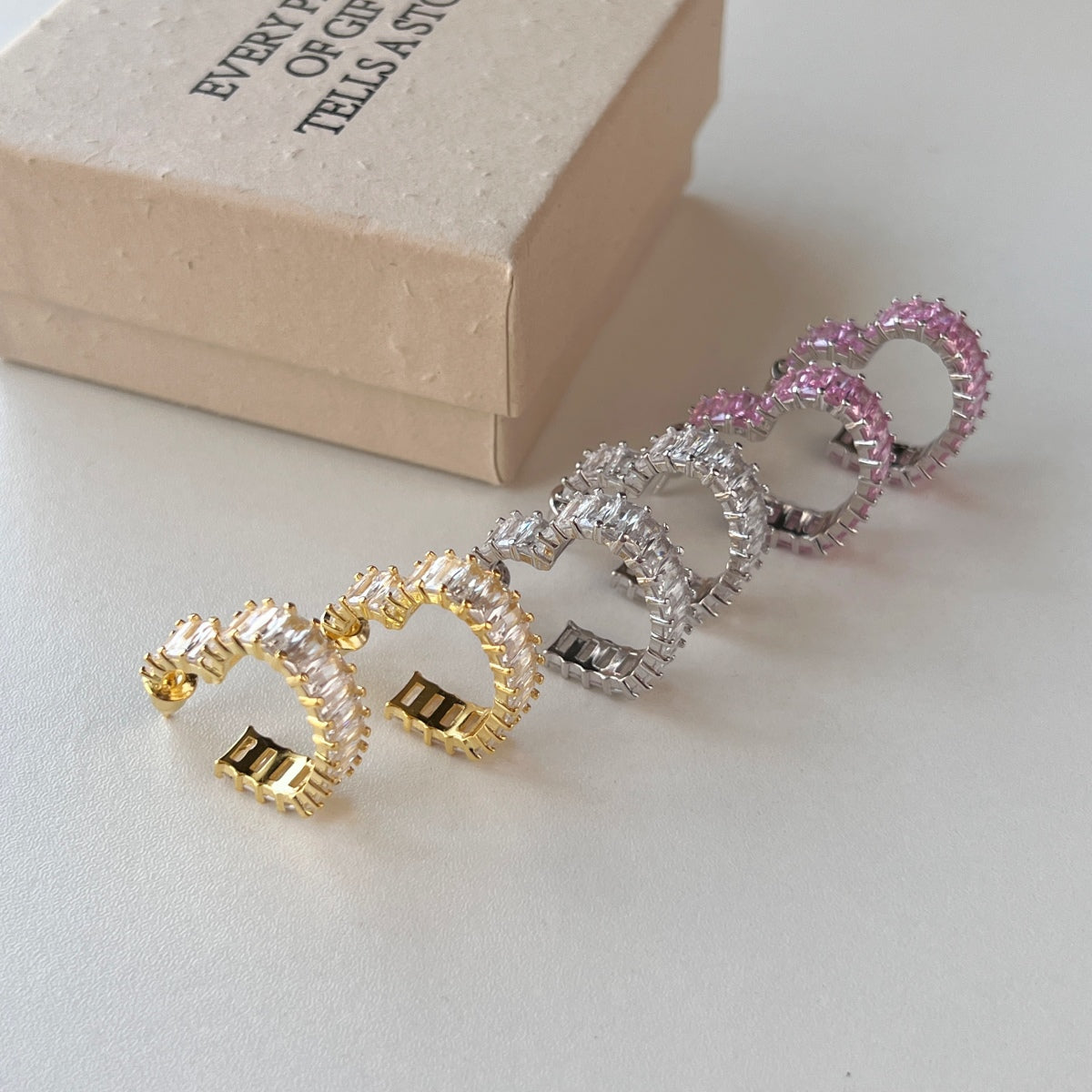 [CiCi]Radiant Heart Cutout Earrings