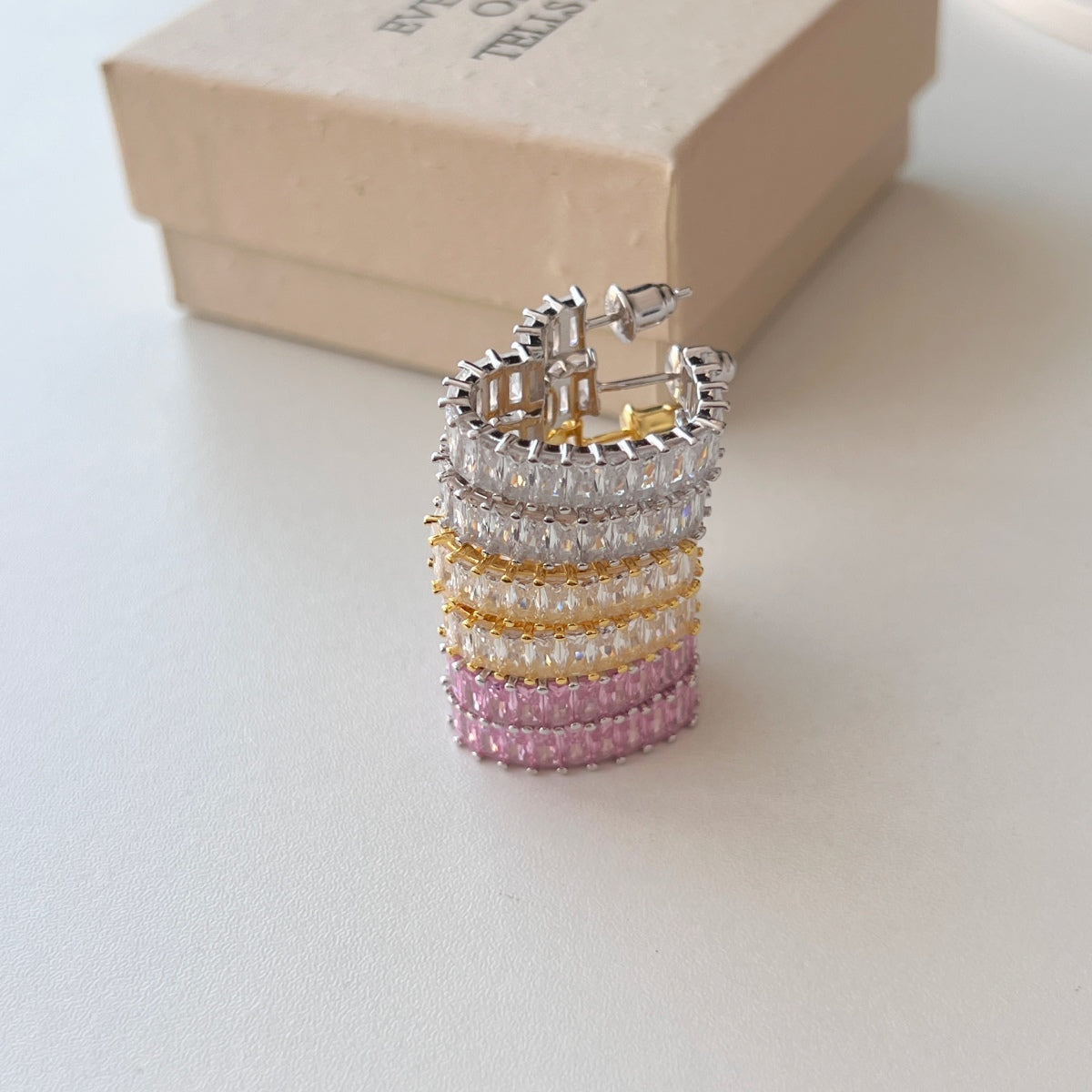[CiCi]Radiant Heart Cutout Earrings