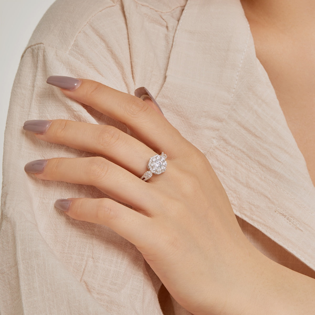 [CiCi]Delicate Colorful Round Cut Flower Shape Wedding Ring