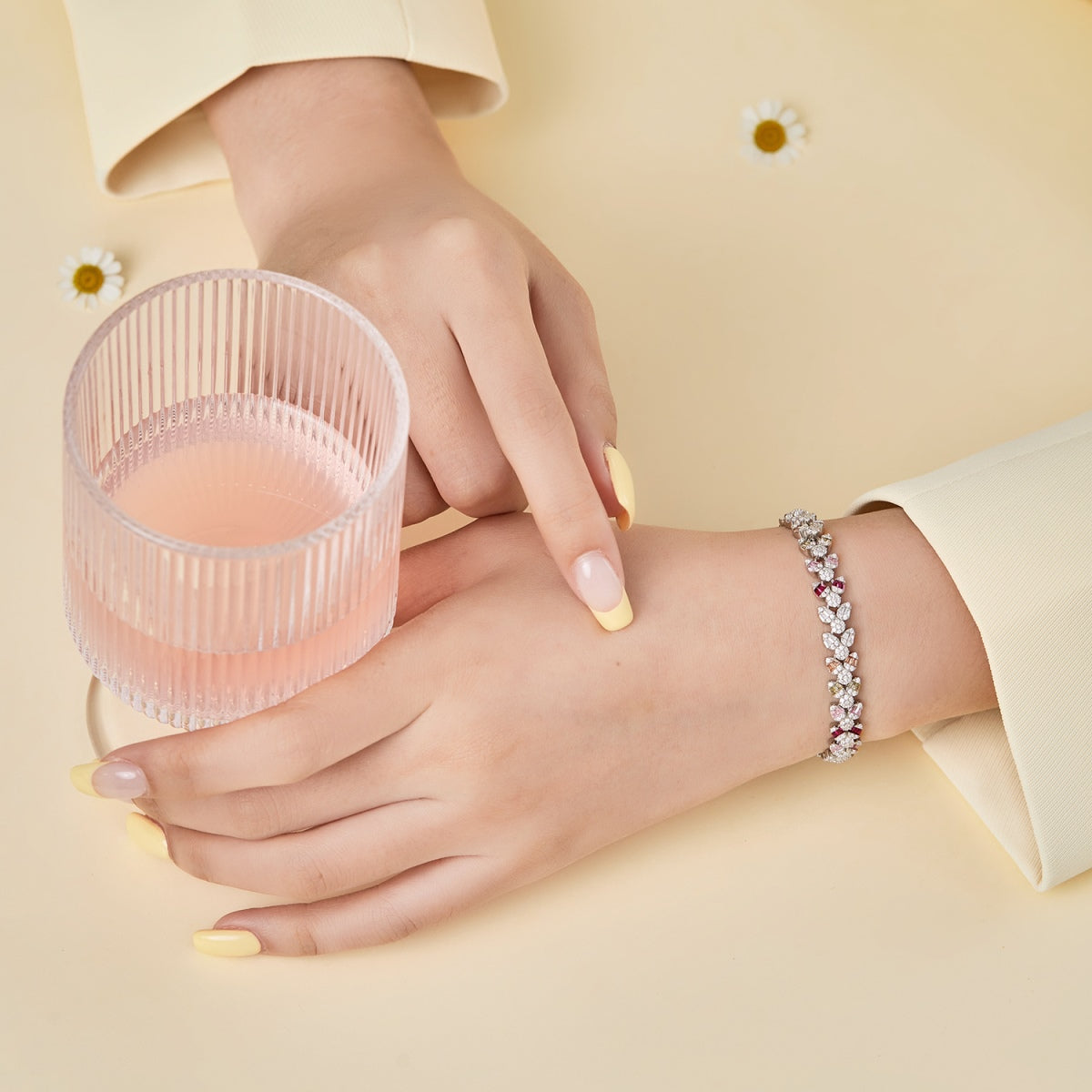 [CiCi]Dainty Exquisite Flower Shape Daily Bracelet