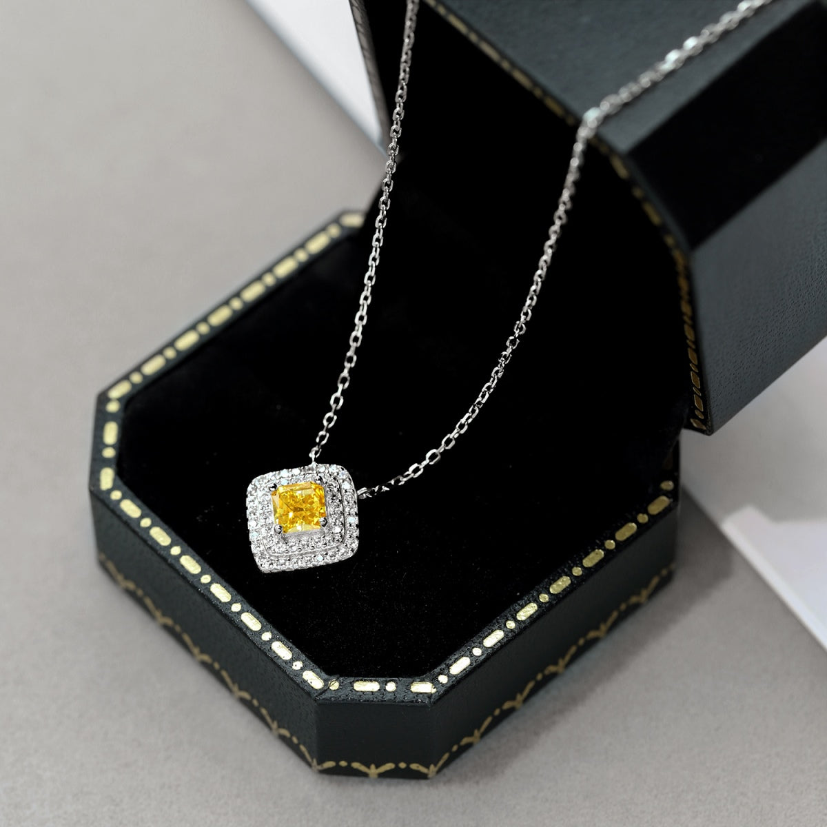 [CiCi]Sparkling Asscher Cut Necklace
