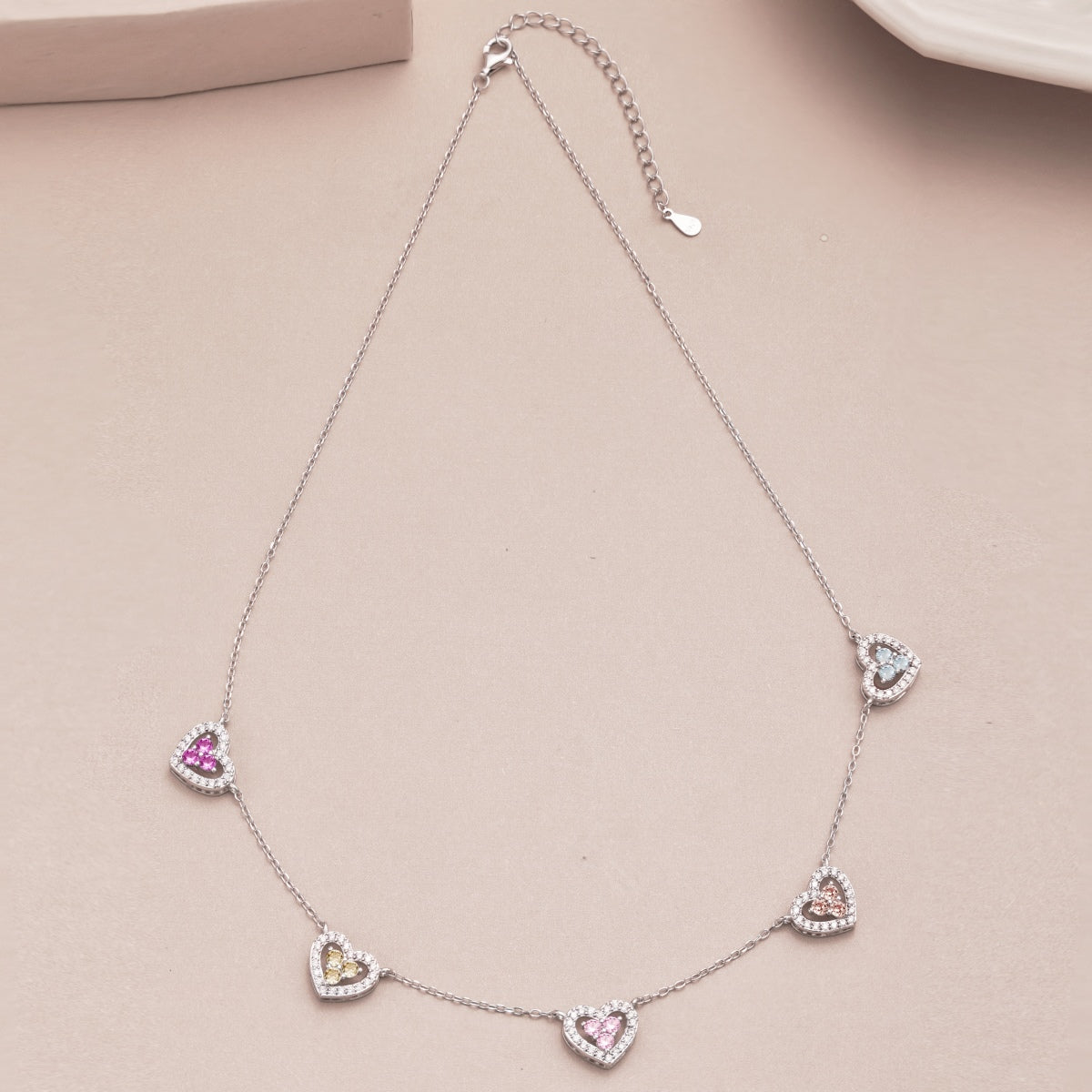 [CiCi]Sparkling Five Heart Necklace