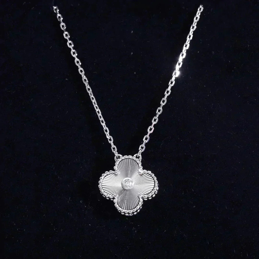 [CiCi]CLOVER  15MM DIAMOND LASER NECKLACE SILVER