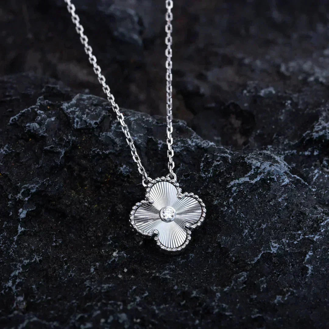 [CiCi]CLOVER  15MM DIAMOND LASER NECKLACE SILVER