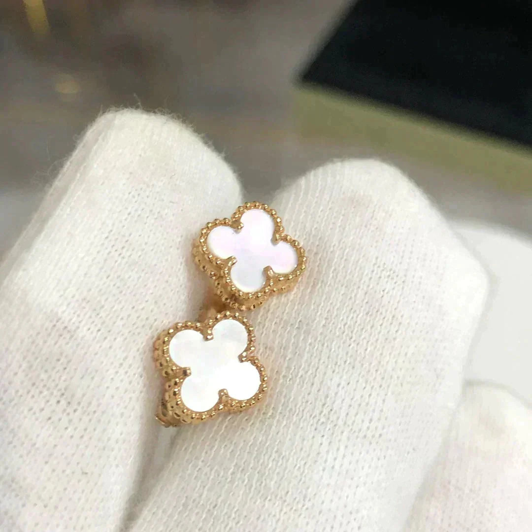 [CiCi]CLOVER MINI 9.5MM WHITE MOP EARRINGS