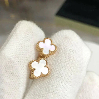 [CiCi]CLOVER MINI 9.5MM WHITE MOP EARRINGS