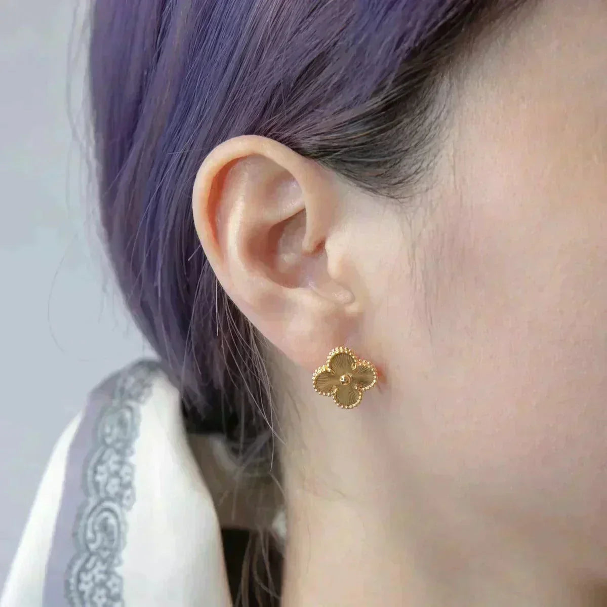 [CiCi]CLOVER MEDIUM 1 MOTIFS LASER EARRINGS