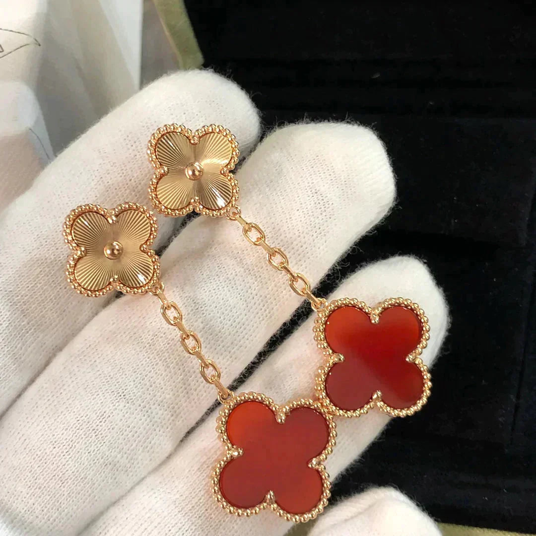 [CiCi]CLOVER 2 MOTIF  LASER CARNELIAN EARRINGS