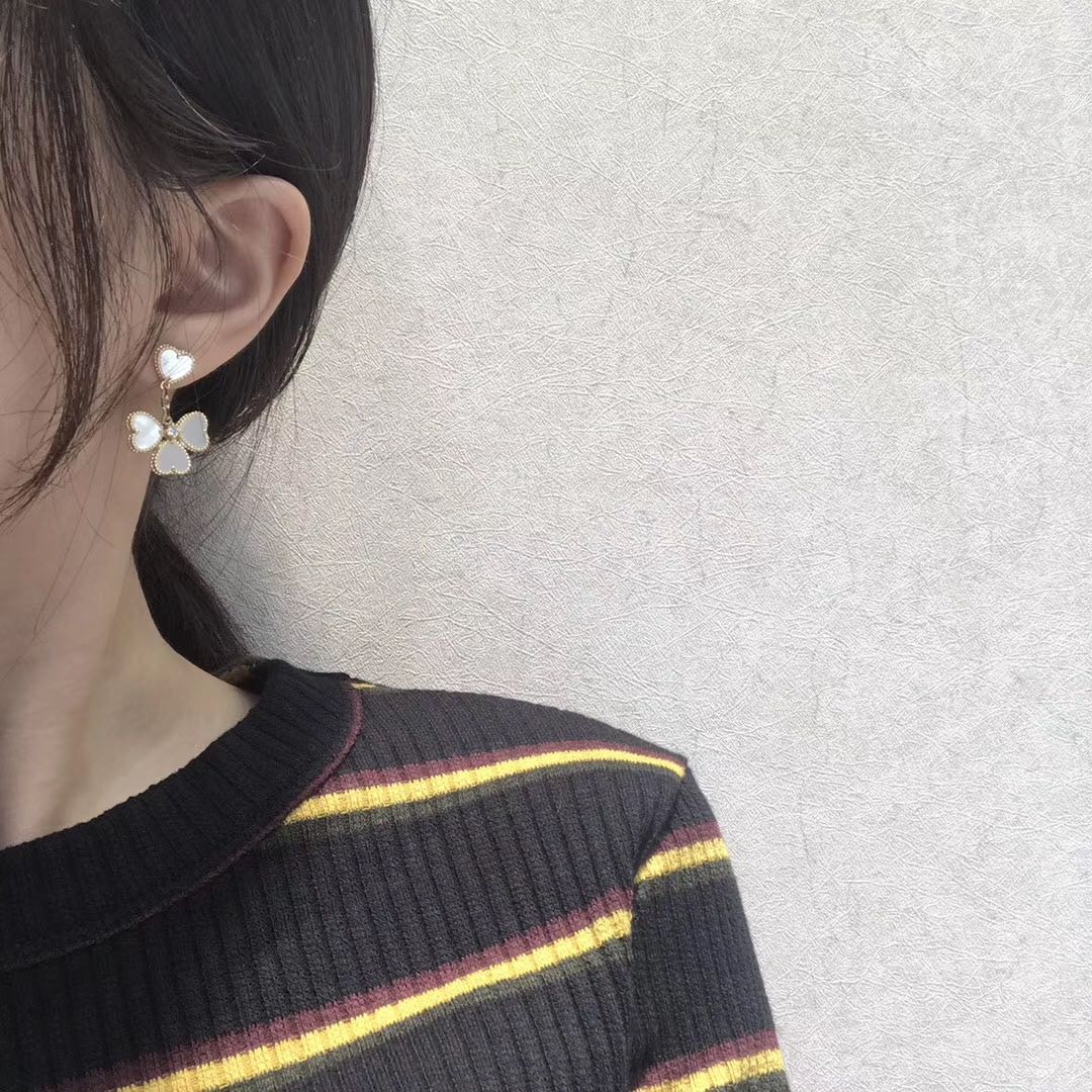 [CiCi]CLOVER SWEET WHITE MOP EARRINGS