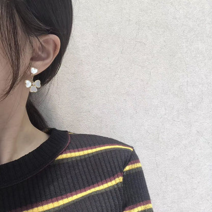 [CiCi]CLOVER SWEET WHITE MOP EARRINGS
