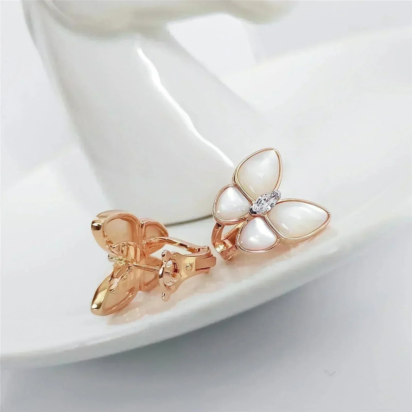 [CiCi]BUTTERFLY MOP DIAMOND EARRINGS