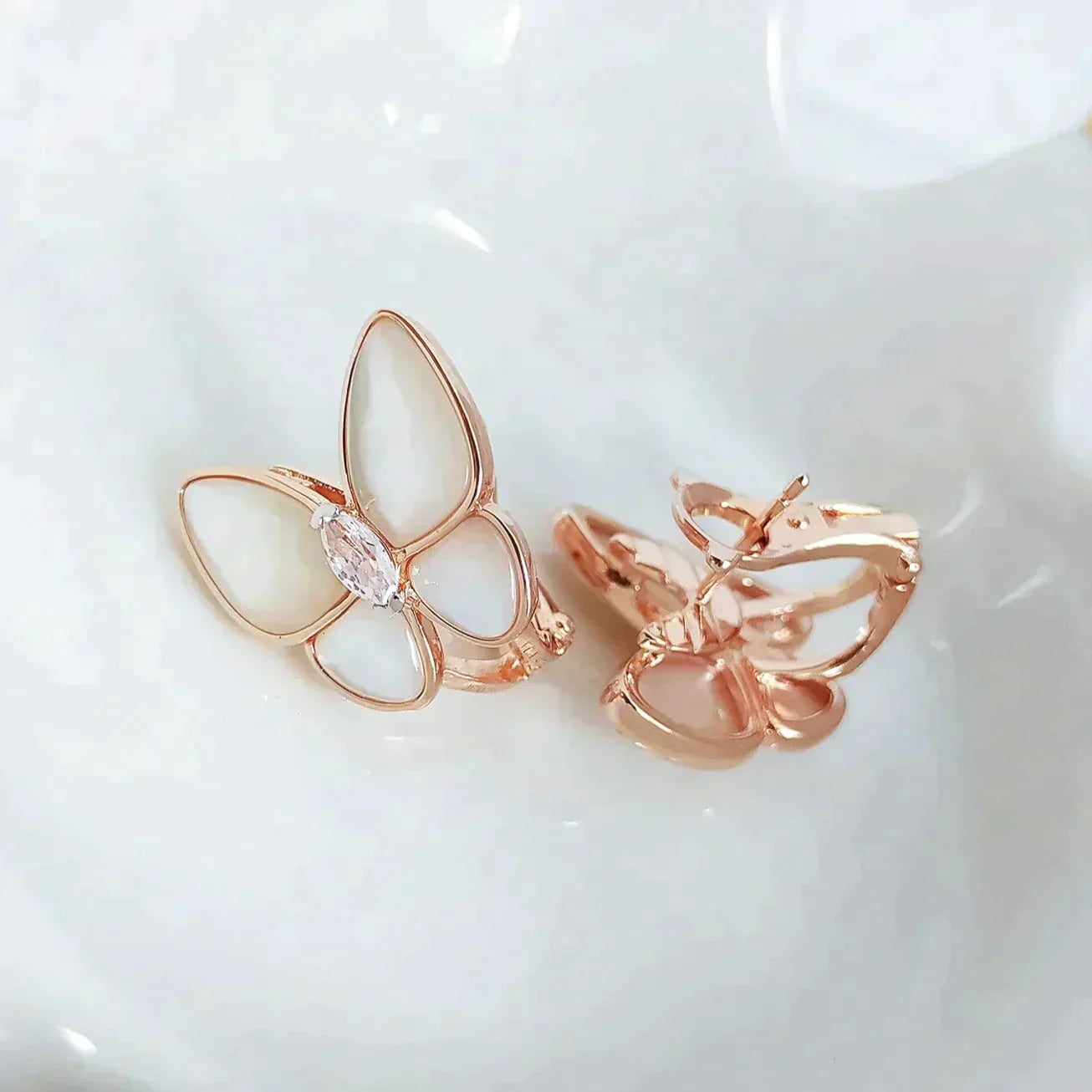 [CiCi]BUTTERFLY MOP DIAMOND EARRINGS