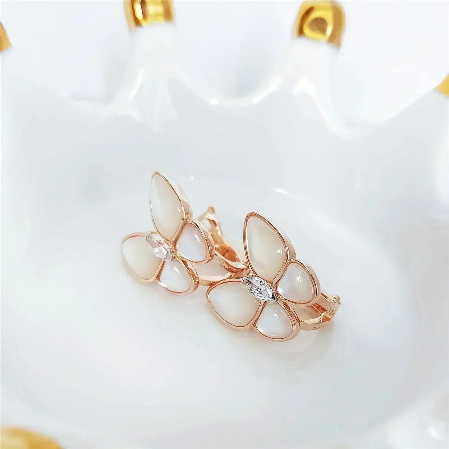 [CiCi]BUTTERFLY MOP DIAMOND EARRINGS