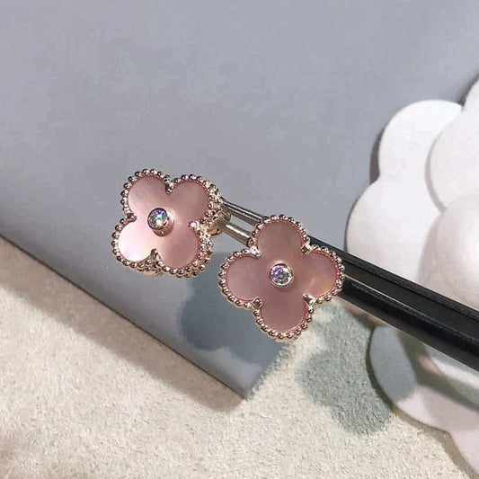 [CiCi]CLOVER MEDIUM 1 MOTIFS  PINK MOP DIAMOND EARRINGS