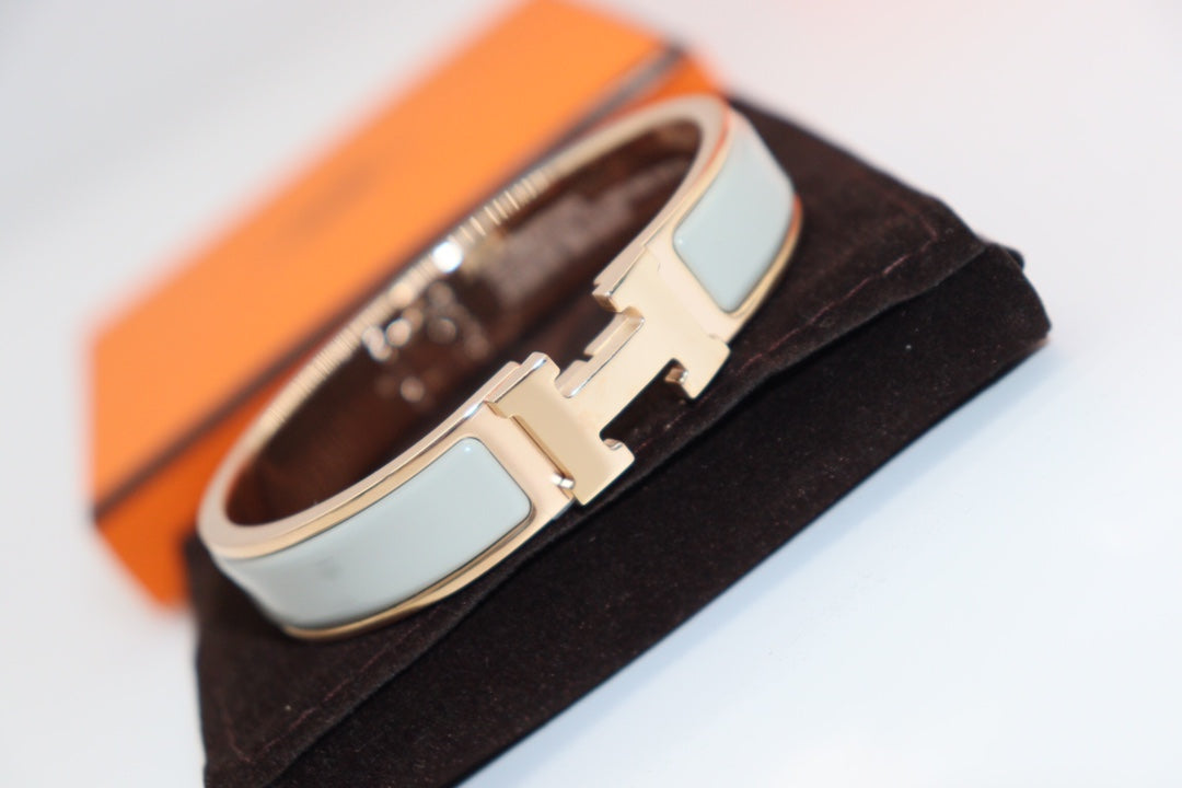 [CiCi]H LIGHT BLUE BRACELET
