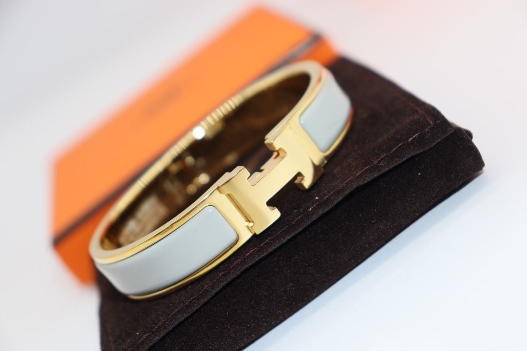 [CiCi]H LIGHT BLUE BRACELET