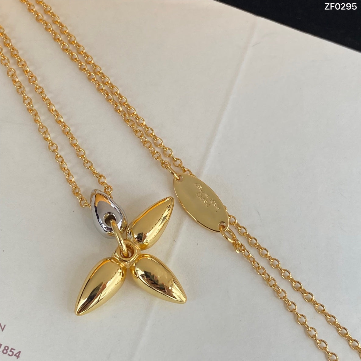 [CiCi]LOUISETTE PEDANT GOLD NECKLACE