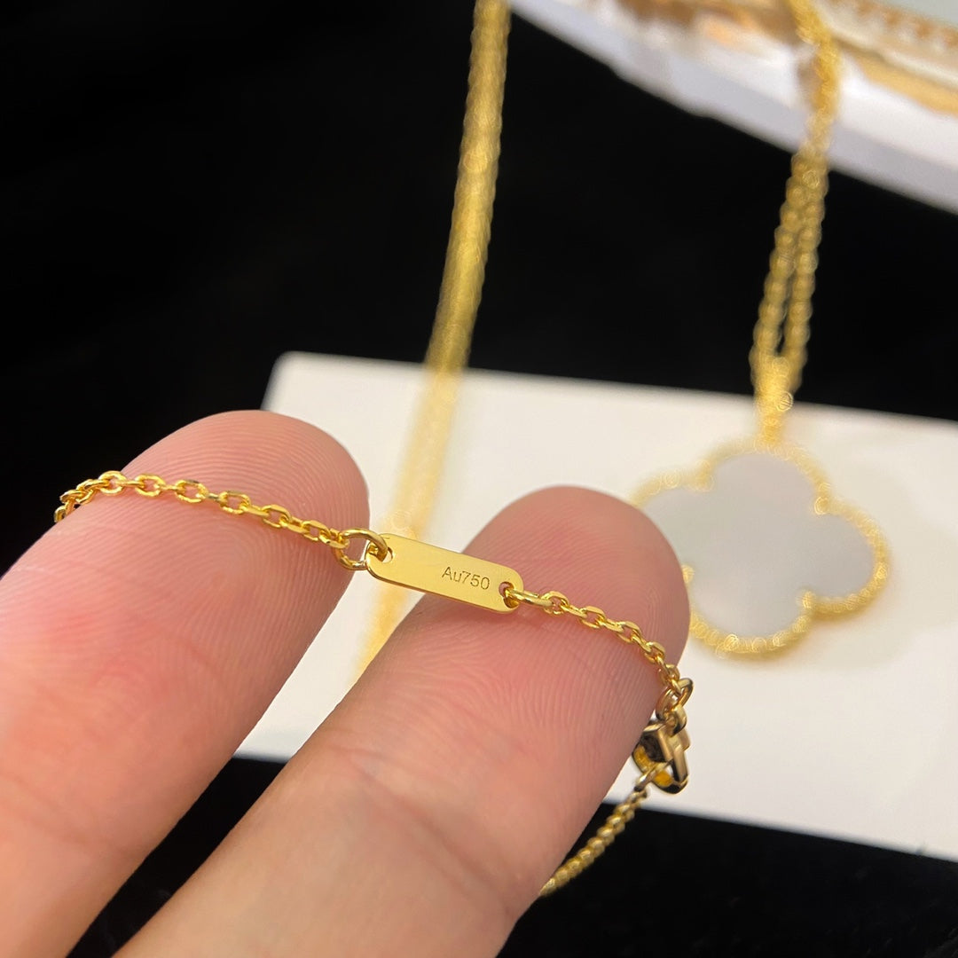 [CiCi]CLOVER 25MM MOP LARGE PENDANT NECKLACE
