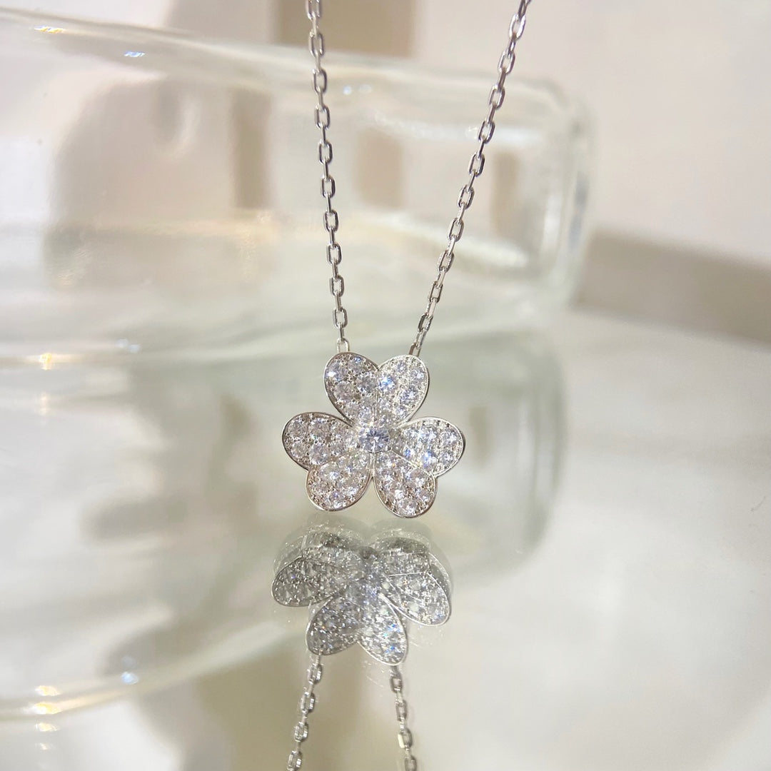 [CiCi]FLOWER DIAMOND NECKLACE