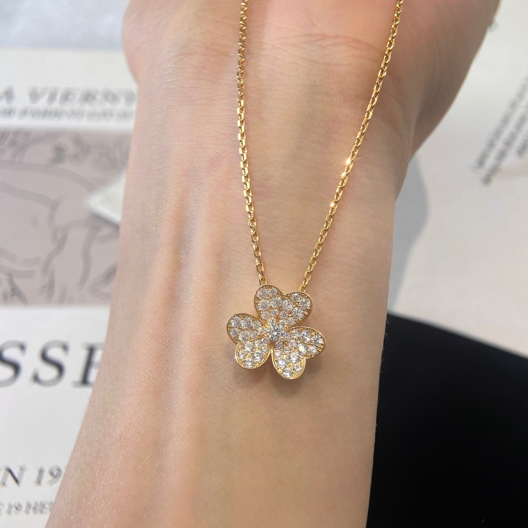 [CiCi]FLOWER DIAMOND NECKLACE