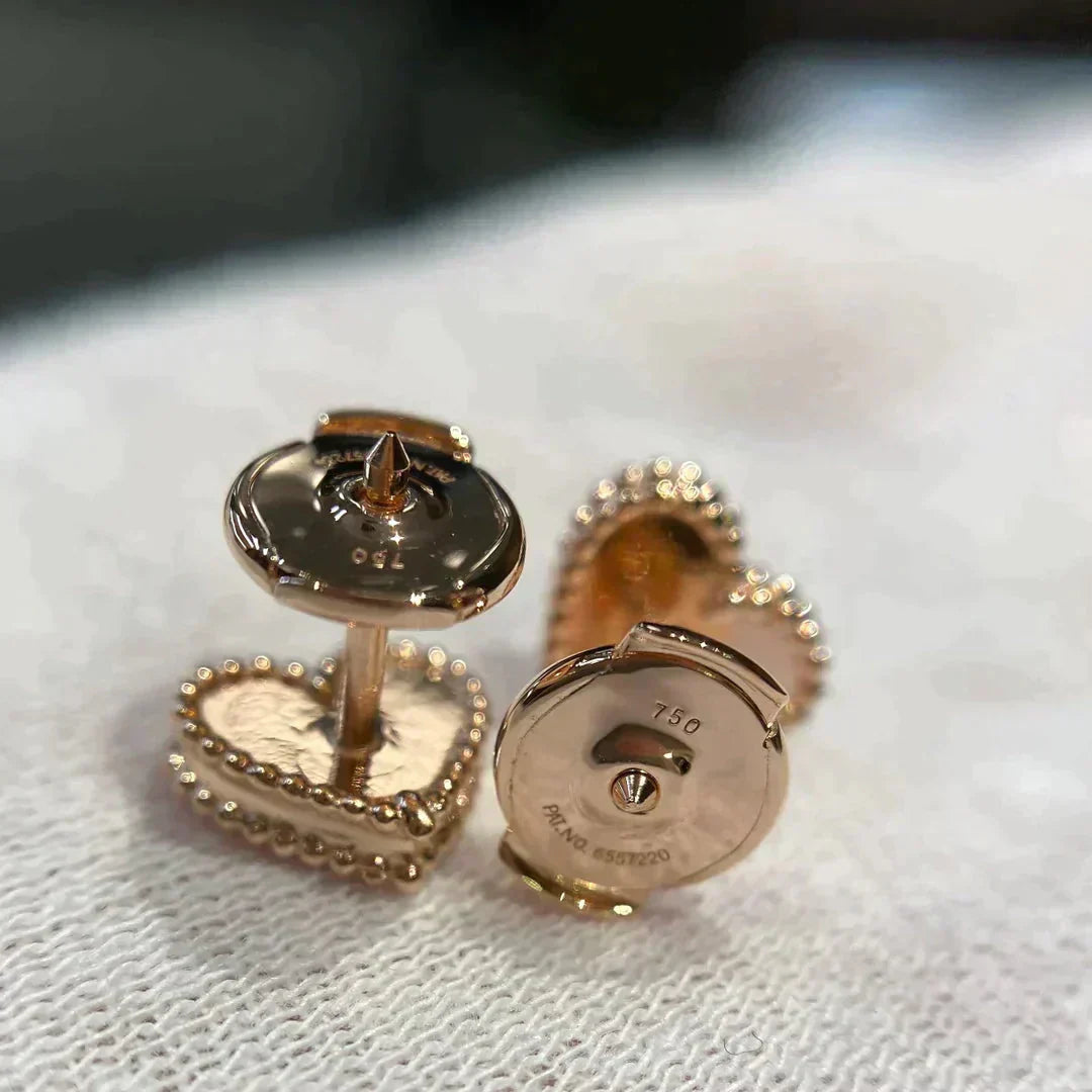 [CiCi]HEART CARNELIAN STUD EARRINGS