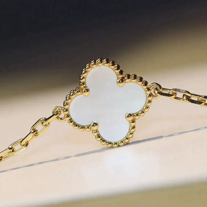 [CiCi]CLOVER 20 MOTIVE WEISS PERLMUTT HALSKETTE