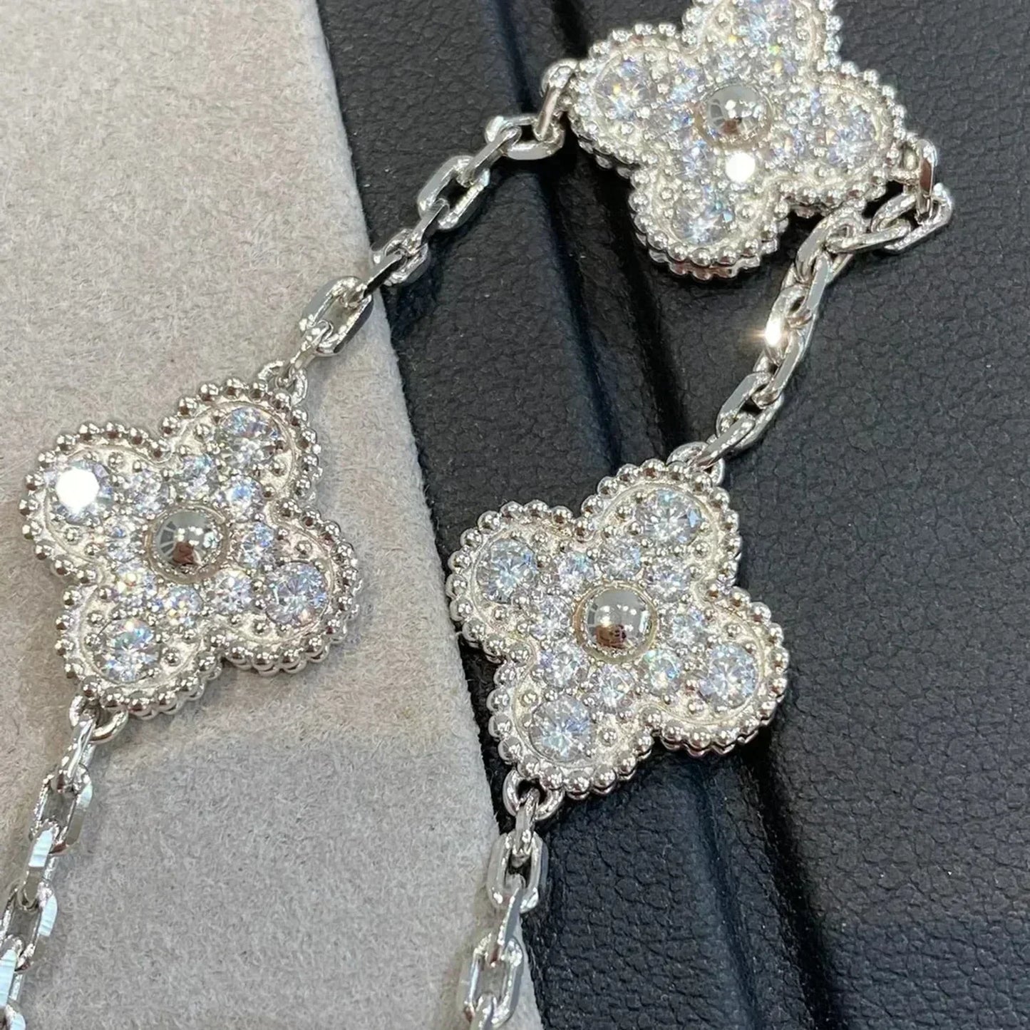 [CiCi] CLOVER 5 MOTIF FULL DIAMOND BRACELET COLLECTION