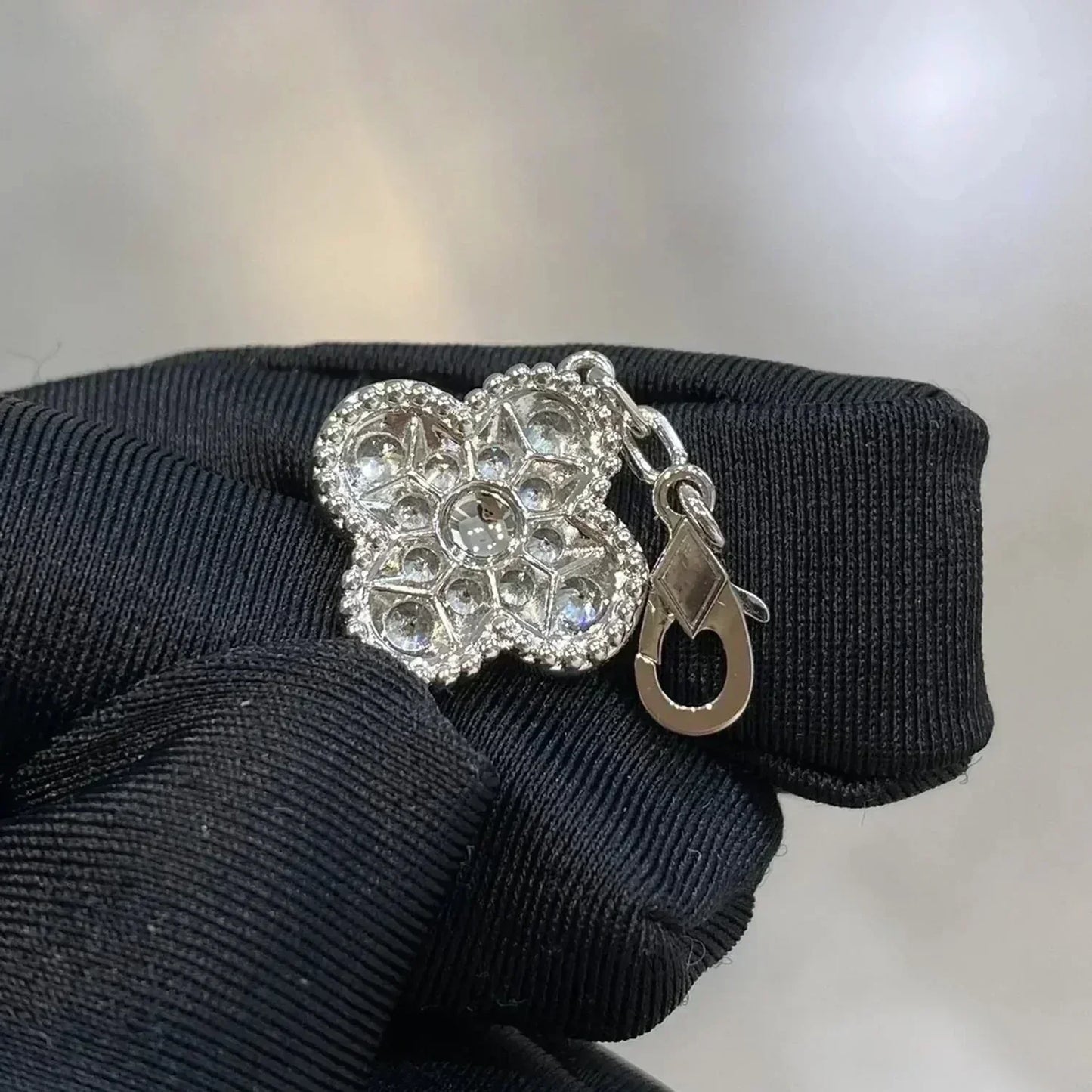 [CiCi] CLOVER 5 MOTIF FULL DIAMOND BRACELET COLLECTION