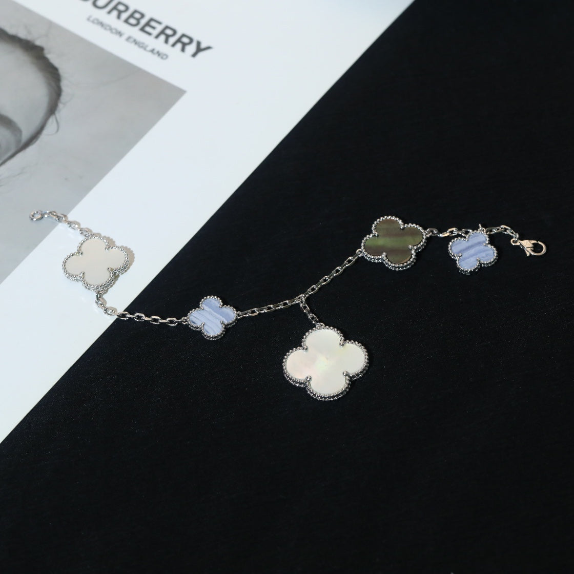 [CiCi]CLOVER BRACELET 5 MOTIFS MOP CHALCEDONY SILVER
