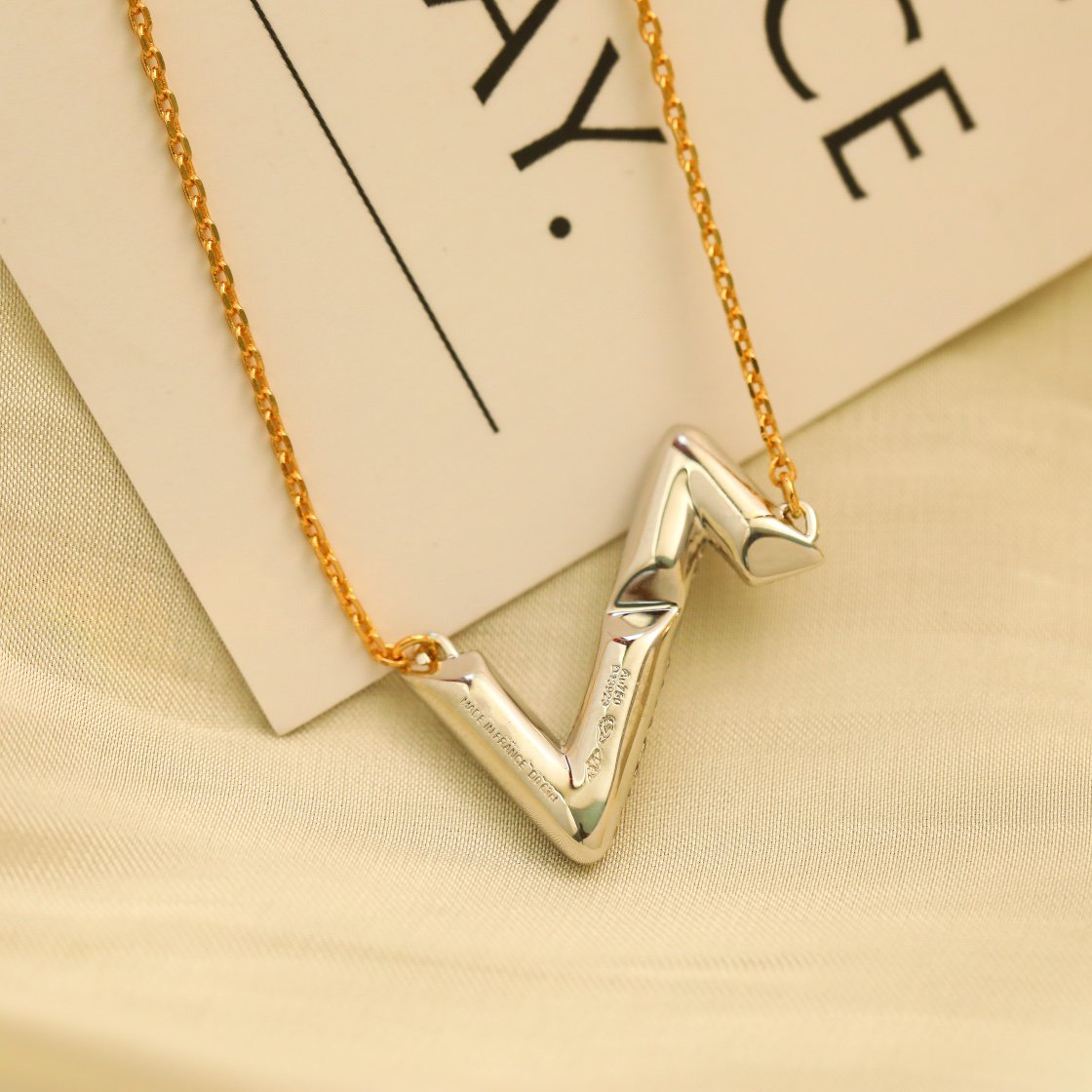 [CiCi]VOLT SILVER DIAMOND PEDANT NECKLACE