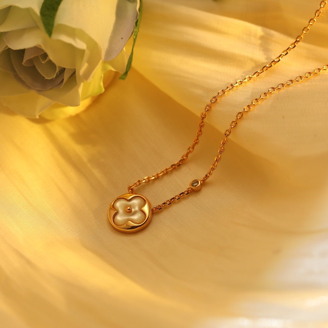 [CiCi]SUN PEDANT PINK GOLD 1 DIAMOND NECKLACE