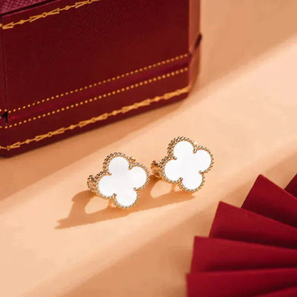 [CiCi]CLOVER MEDIUM 1 MOTIFS  WHITE MOP STUD EARRINGS