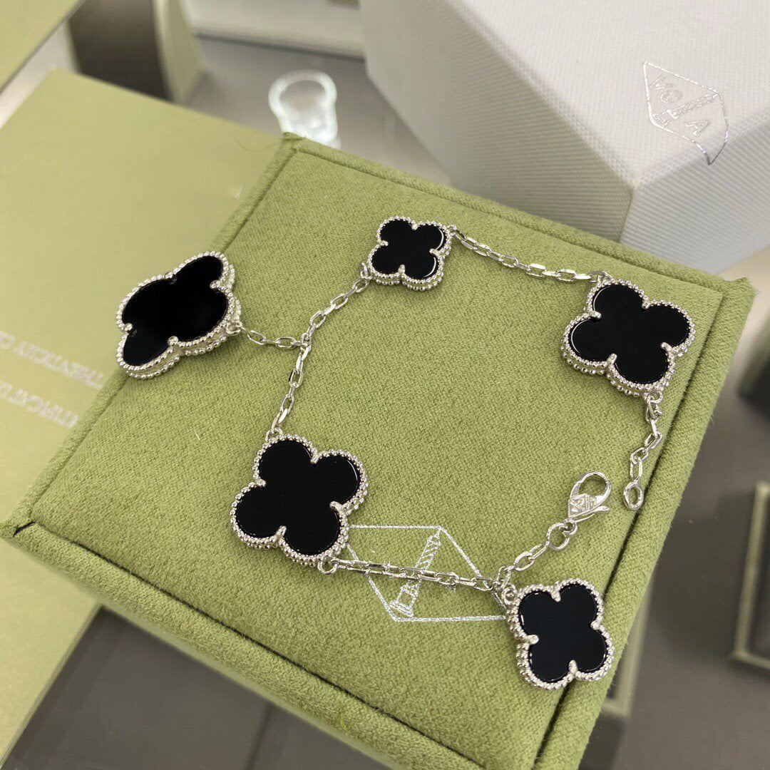 [CiCi]CLOVER 5 MOTIFS SIVLER ONYX BRACELET