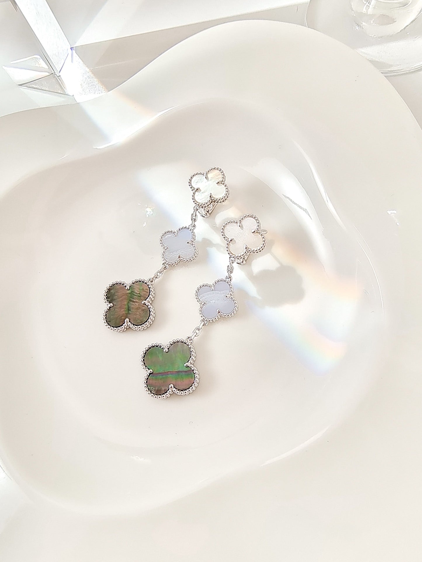 [CiCi]CLOVER 3 MOTIFS CHALCEDONY DARK MOP SILVER EARRINGS