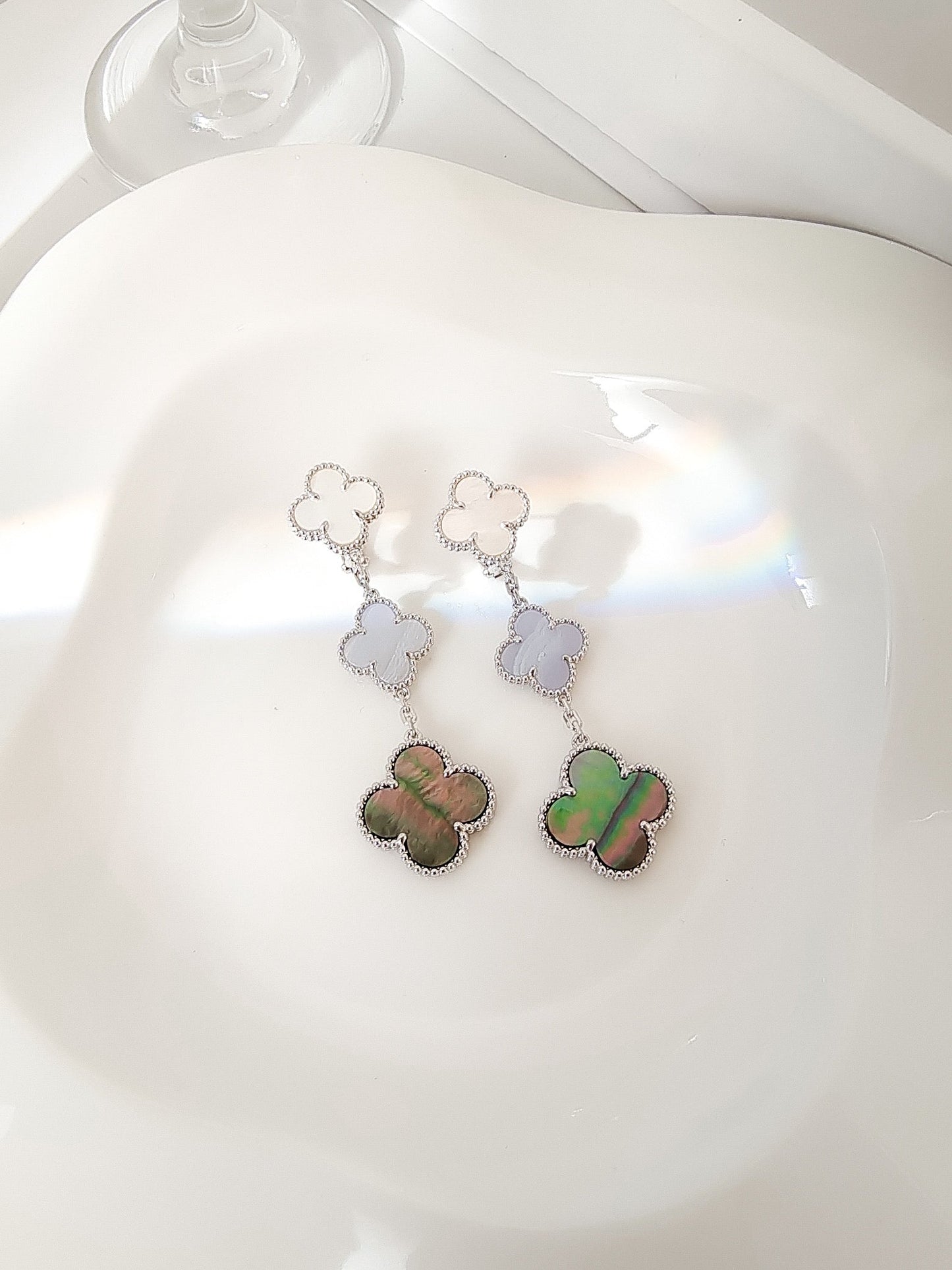 [CiCi]CLOVER 3 MOTIFS CHALCEDONY DARK MOP SILVER EARRINGS