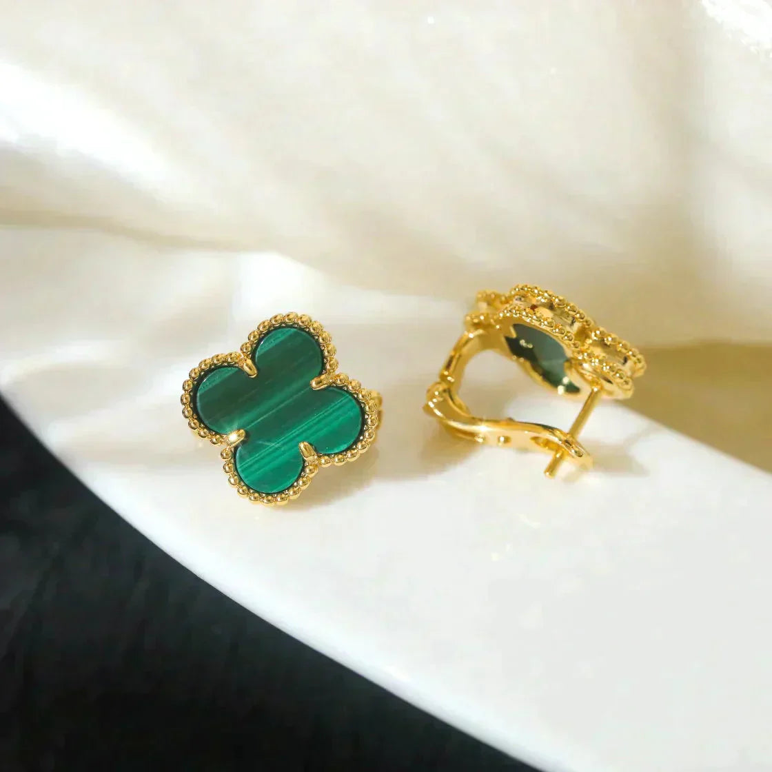[CiCi]CLOVER MEDIUM 1 MOTIFS MALACHITE  EARRINGS