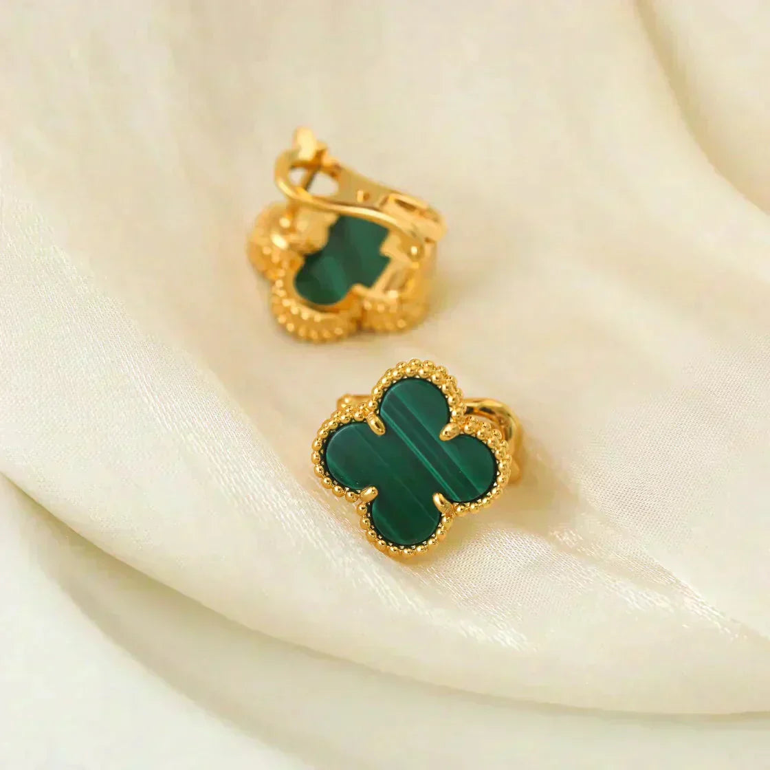 [CiCi]CLOVER MEDIUM 1 MOTIFS MALACHITE  EARRINGS