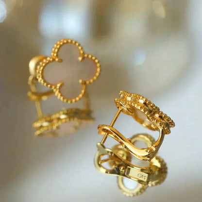 [CiCi]CLOVER MEDIUM 1 MOTIFS  WHITE MOP STUD EARRINGS