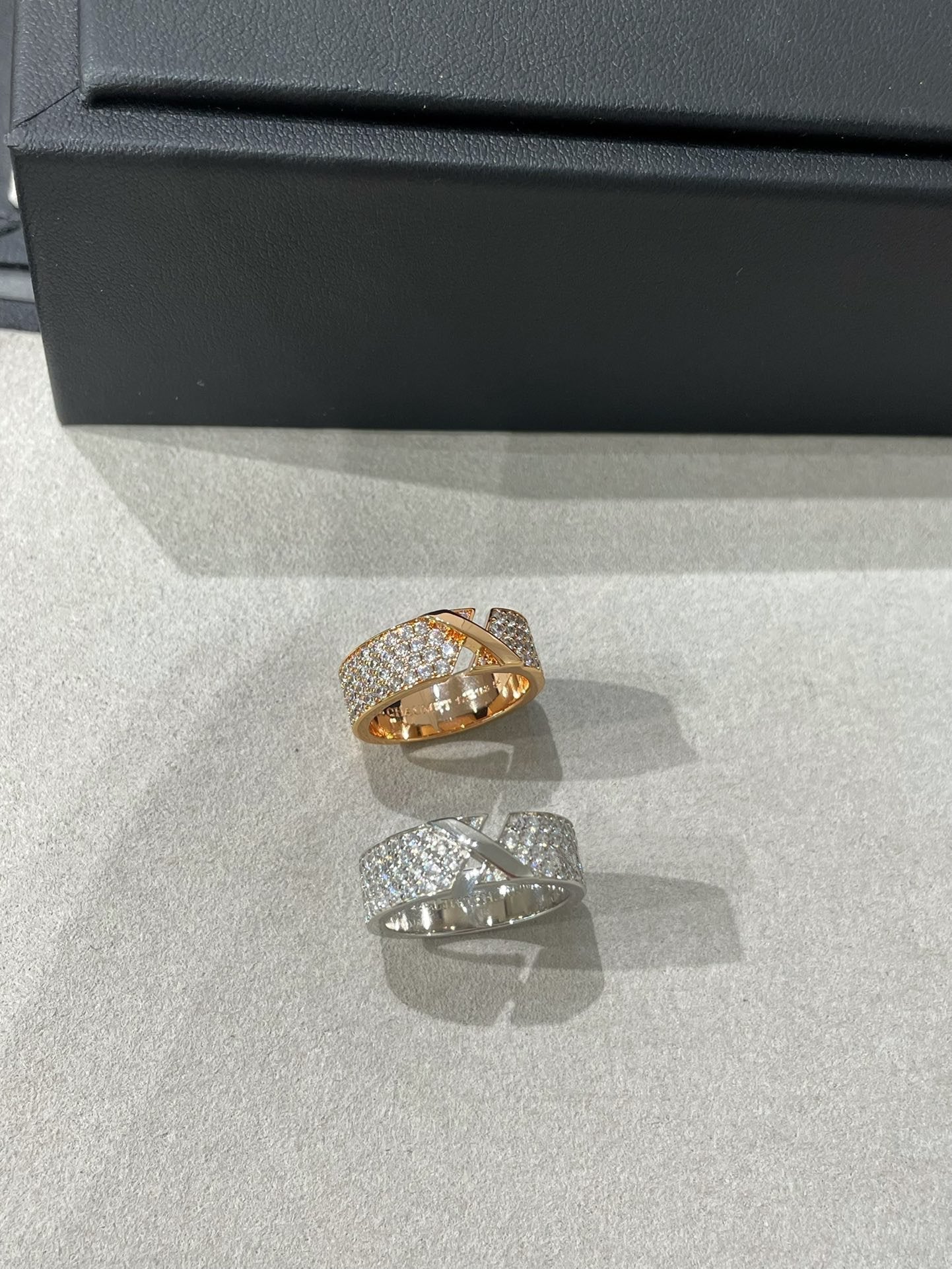 [CiCi]LIENS EVIDENCE  DIAMOND PAVED RING