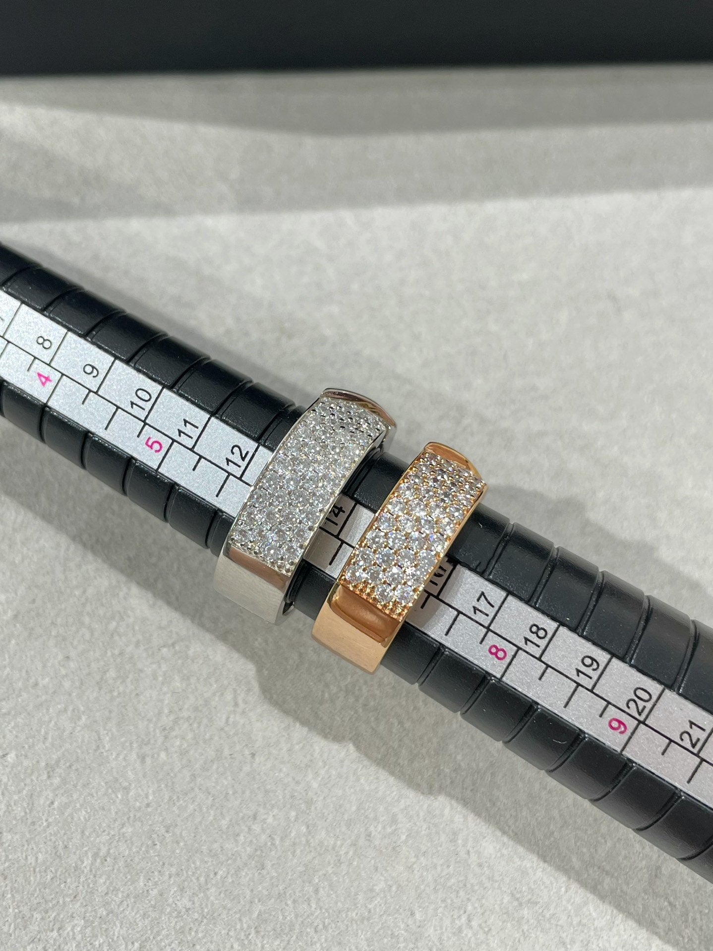 [CiCi]LIENS EVIDENCE  DIAMOND PAVED RING