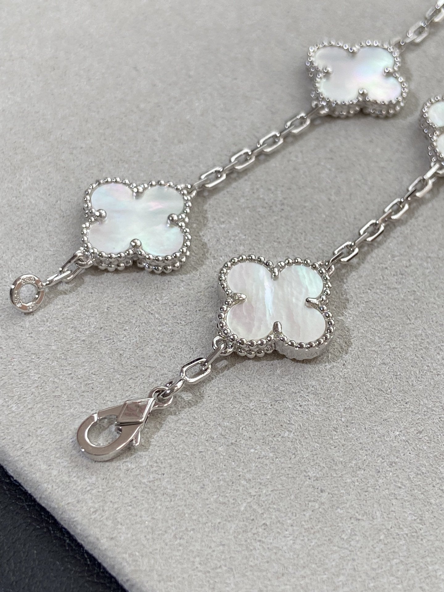 [CiCi]CLOVER WHITE PEARL MOP 5 MOTIV ARMBANDKOLLEKTION