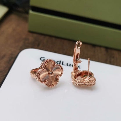 [CiCi]CLOVER MEDIUM STUD EARRINGS