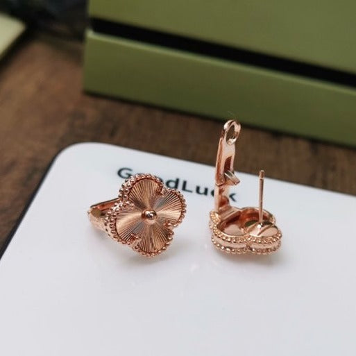 [CiCi]CLOVER MEDIUM STUD EARRINGS