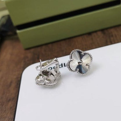 [CiCi]CLOVER MEDIUM STUD EARRINGS