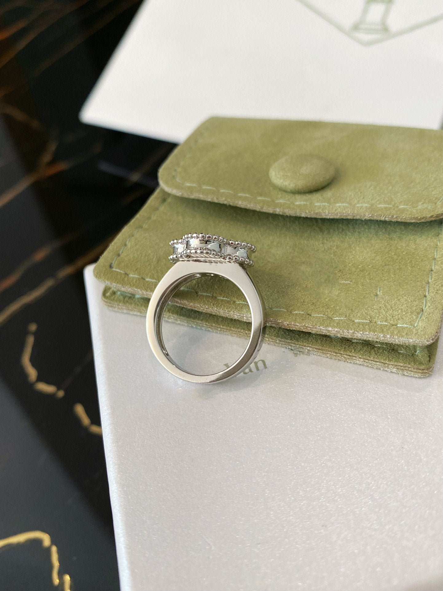[CiCi]CLOVER SILVER RING
